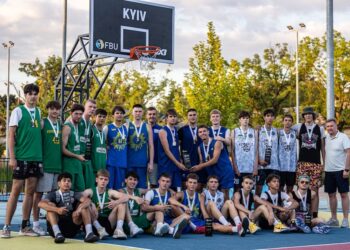 Етап юнацького чемпіонату України 3х3 в Києві: фотогалерея церемонії нагородження — Федерація баскетболу України
