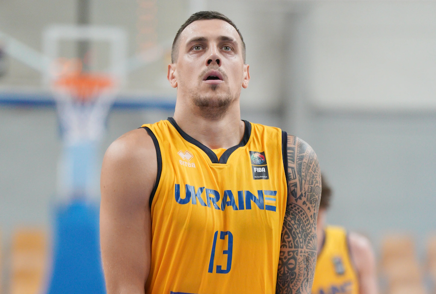 Бобров вийшов на четверте місце за матчами у збірній і увійшов в топ-5 за очками