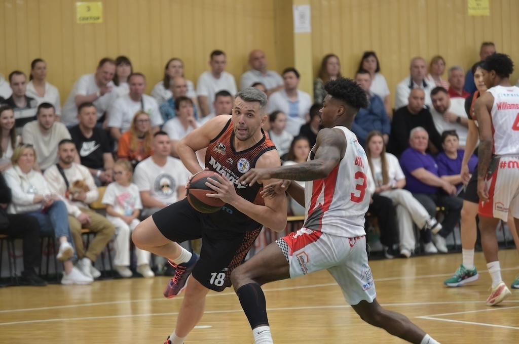 Черкаські Мавпи продовжили контракт з Андрієм Агафоновим