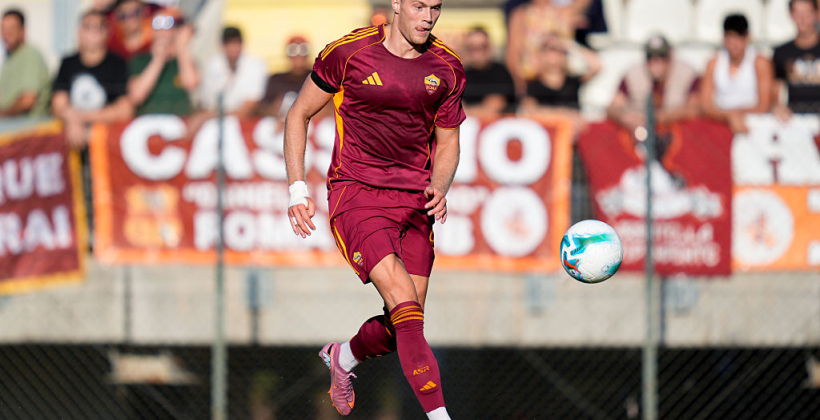 Довбик приобщился к победе «Ромы» над «Лансом» в товарищеском матче