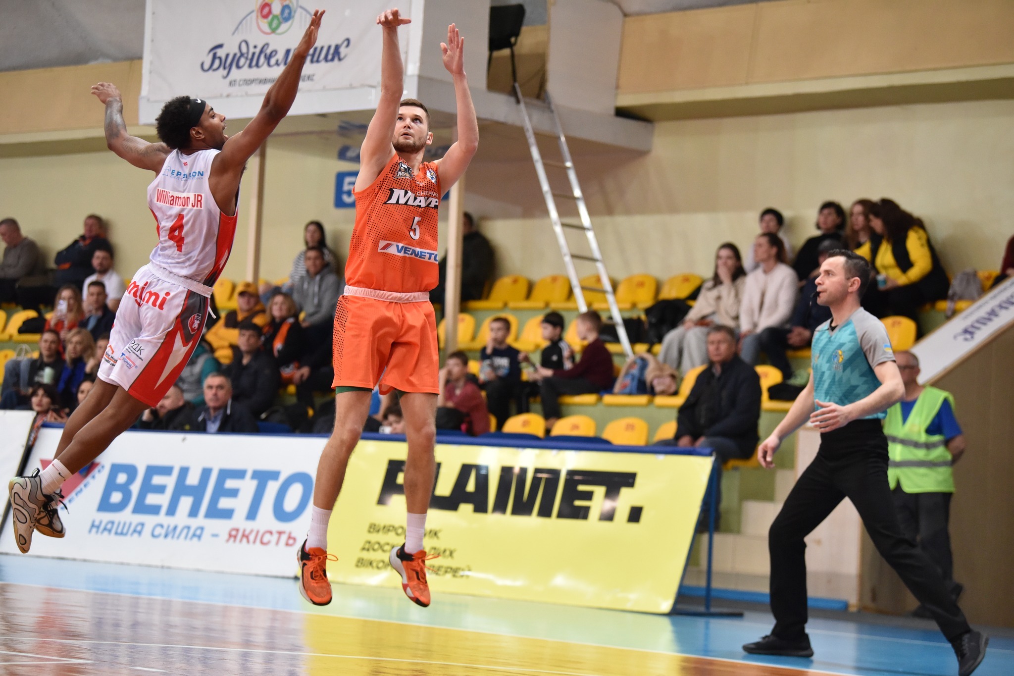 Кирило Марченко залишається в Черкаських Мавпах