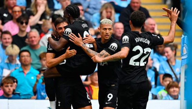 «Манчестер Сити» неудачно стартовал в домашнем матче нового сезона АПЛ, проиграв «Тоттенхэму»