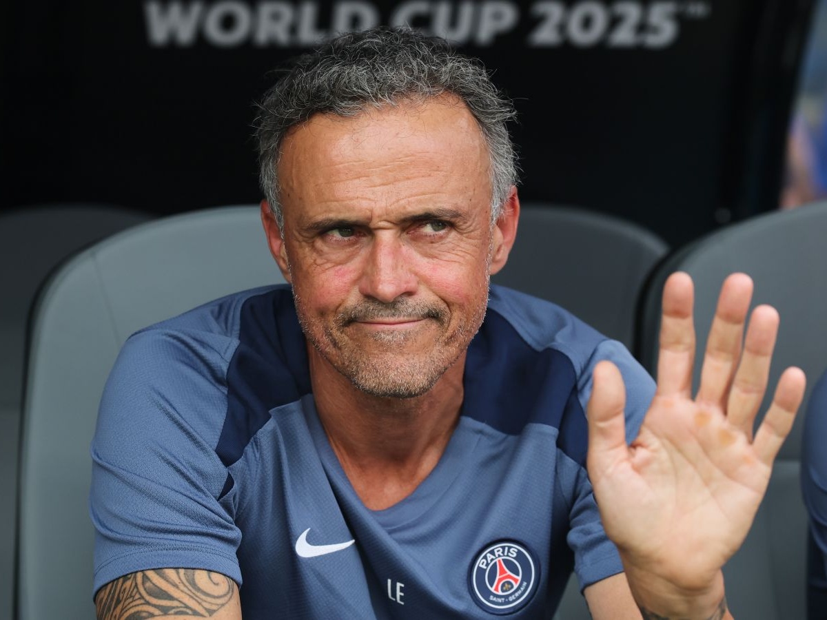 Тренер «ПСЖ» Луис Энрике отметился в циничным заявлением об отношениях Забарного и Сафонова