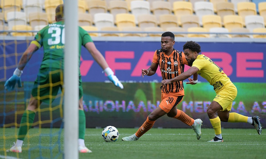 Бразилець Аліссон повторив свій же рекорд сезону за кількістю спроб дриблінгу за матч