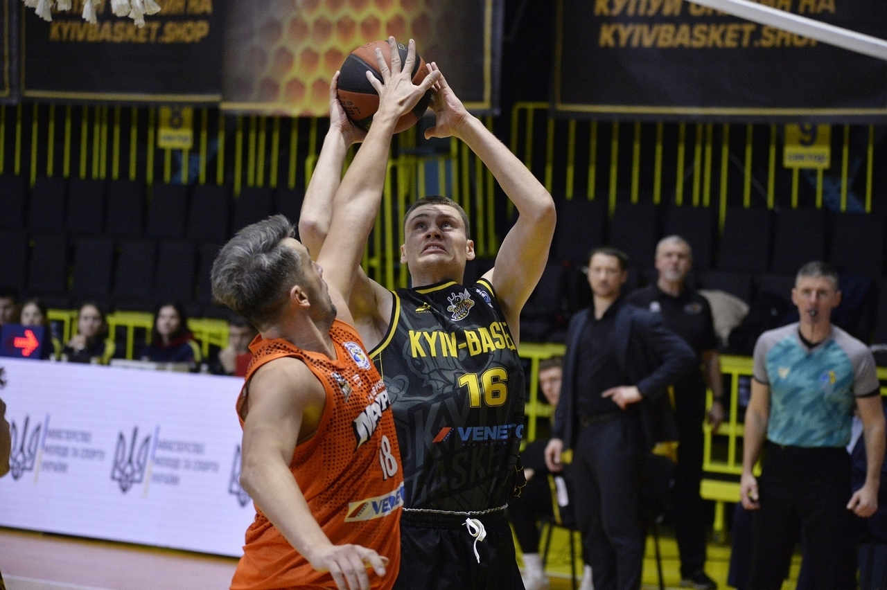 Кращі гравці в історії Суперліги за блоками: Агафонов вийшов у лідери, Сандул може увійти до топ-3 — Федерація баскетболу України