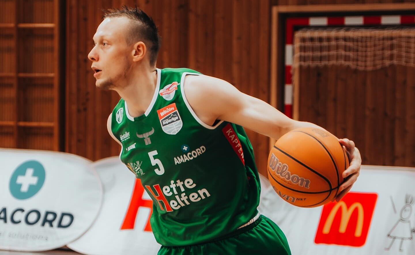 Українці за кордоном: Зотов провів результативний матч в ENBL — Федерація баскетболу України