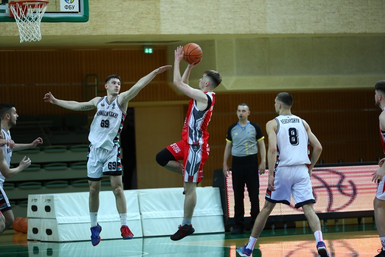 В чоловічій Першій лізі цього сезону зіграють 15 команд — Федерація баскетболу України