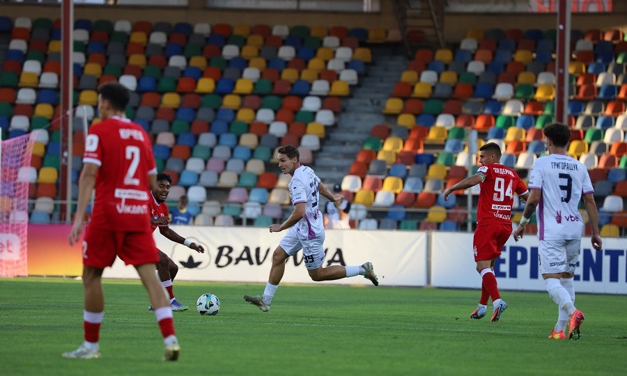 В неймовірному матчі з дев’ятьма голами «Кривбас» в Тернополі переміг «Епіцентр»