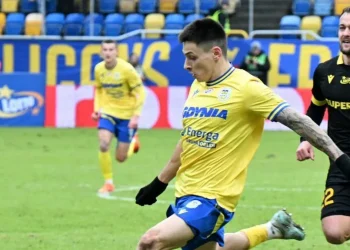 Русин висловився про боротьбу за виживання, з якою він зіткнувся у Польщі: «Я можу навести цитату Луческу» — Футбол