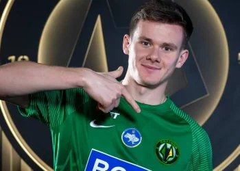 Краснопір згадав свій візит до Маріуполя у лютому 2022-го: нападник пояснив, чому вирішив терміново залишити місто — Футбол