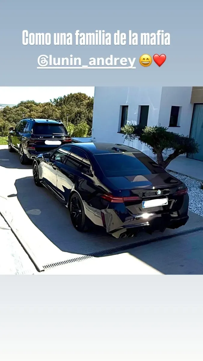 На яких машинах їздить Лунін: дружина футболіста виклала фотографію автопарку - Футбол