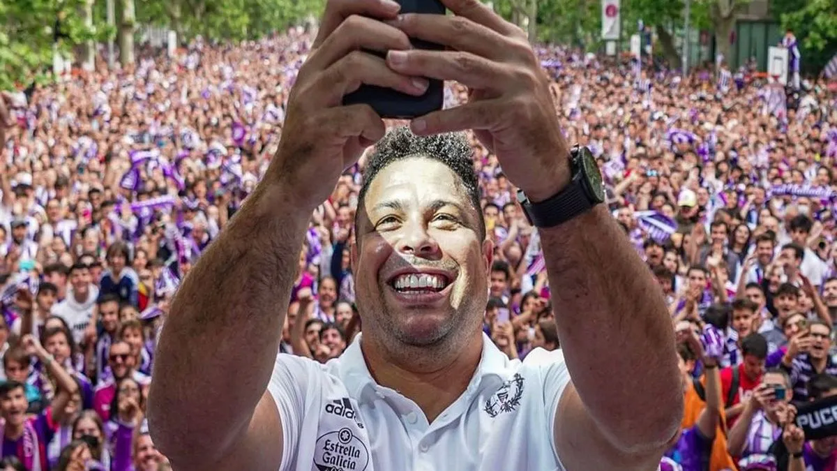 Легендарний Роналдо зашкварився з улюбленицею Лукашенка: зірковий бразилець зробив подарунок Сабаленці