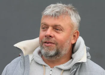 Святослав Козловський звинуватив батька у невдалих результатах Карпат: вогняний спіч сина засновника Руху — Футбол