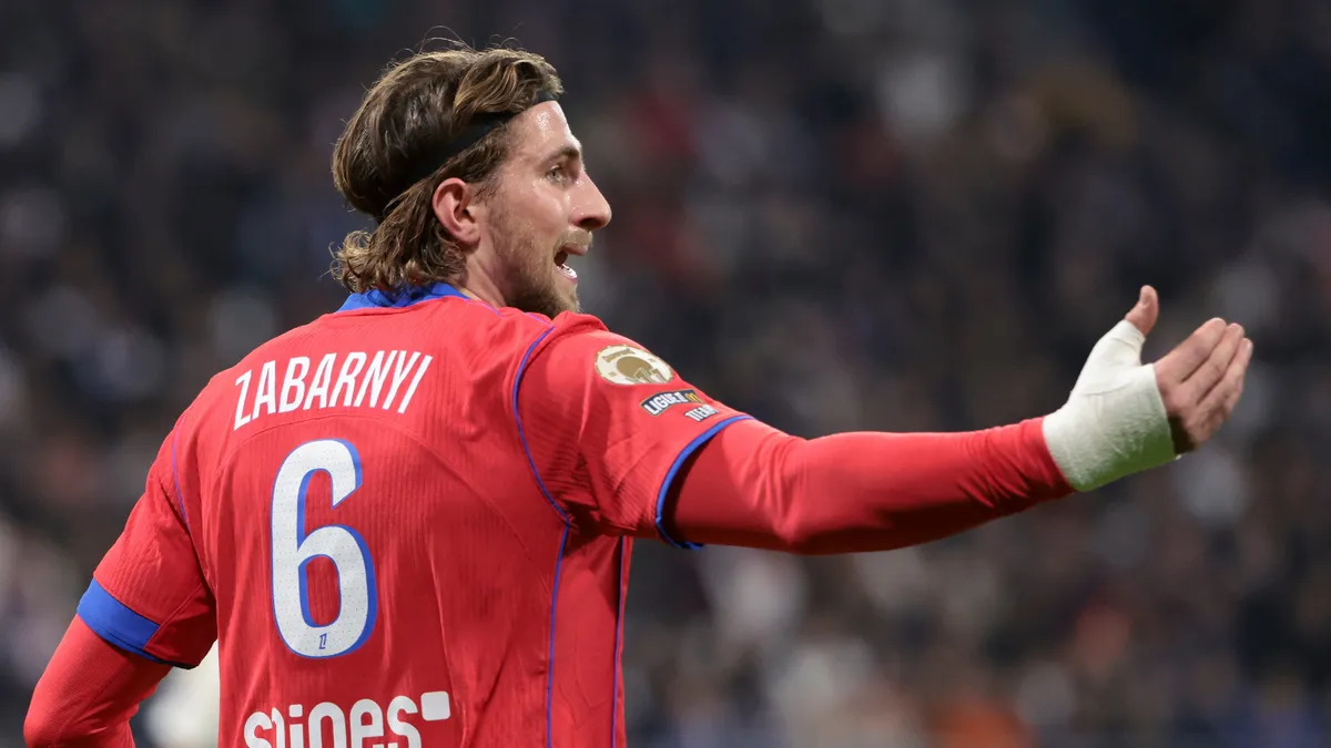 «Встиг не дати забити у порожні ворота‎»: французька преса оцінила гру Забарного у матчі ПСЖ проти Тулузи