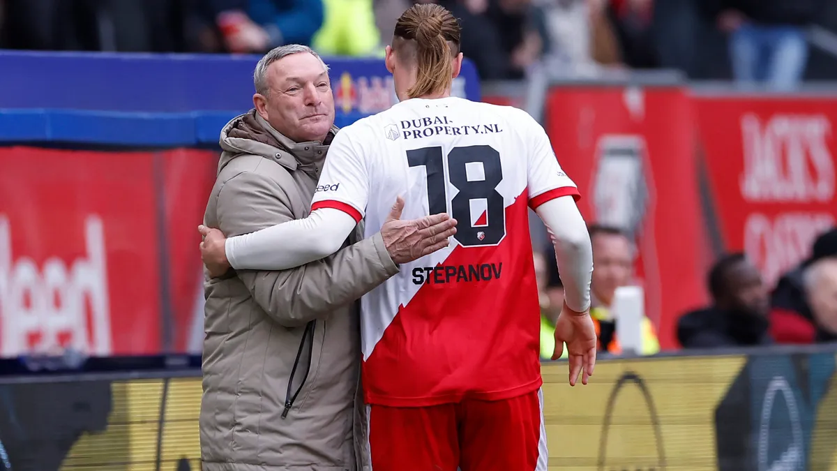 «Це був перший пенальті за 14 місяців»: тренер Утрехта зазначив, що Степанов не мав підходити до позначки