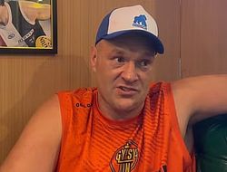 Фьюри оценил шансы Верхувена в бою с Усиком