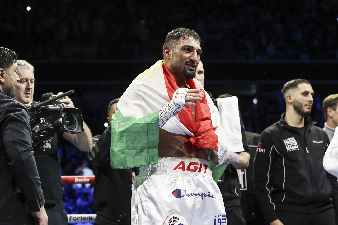 «Усик знает, что Кабайел может побить его» Обозреватель раскритиковал украинца