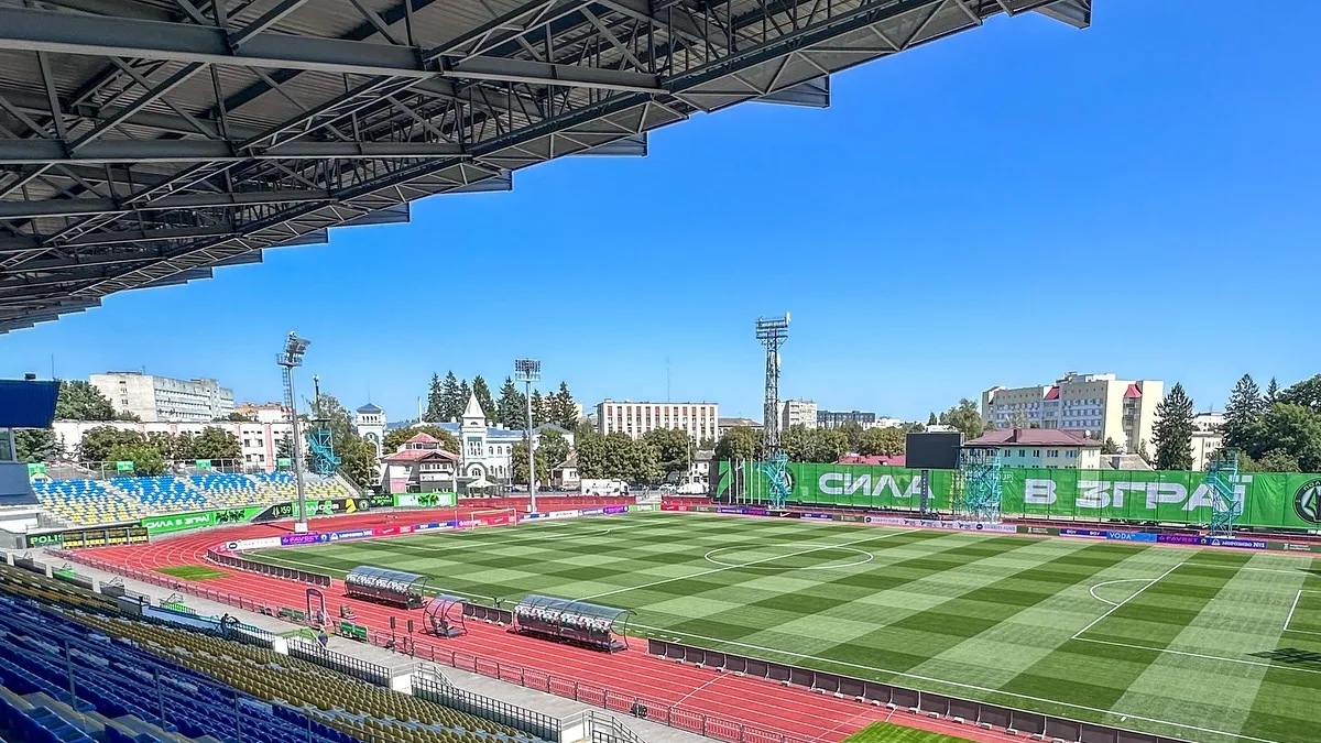 Російські дрони атакували стадіон Полісся у Житомирі: зафіксовано влучання поруч із сектором ультрас