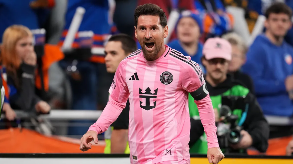 Хто має найкращі шанси на «Золотий м'яч» після сезону 2025/26: у списку Мессі і партнер Луніна