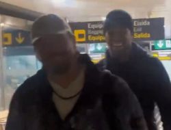 Усик и Джошуа на пути в Киев: видео