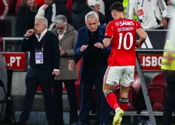 Бенфіка втратила дорогоцінні очки у чемпіонаті: Моурінью згадав Судакова після прикрої нічиєї — Футбол