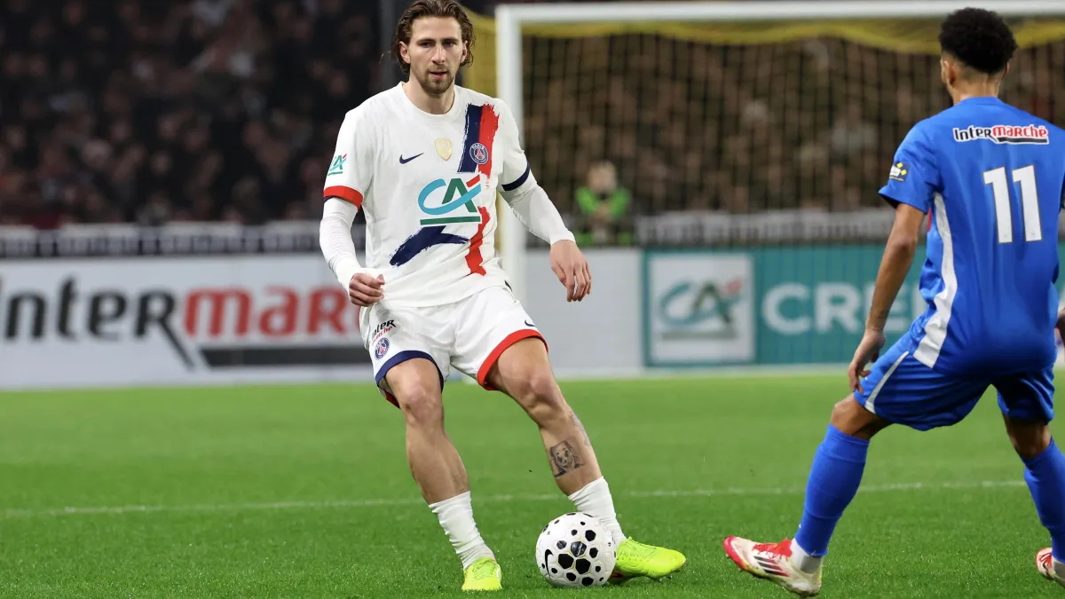 «Міцний та точний»: французька преса оцінила виступ Забарного у розгромному матчі ПСЖ проти Меца