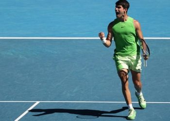 Алькарас стал финалистом AО после победы над Зверевым — Теніс