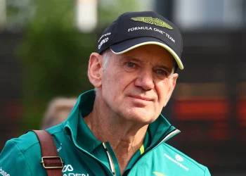 Боліди Aston Martin проїдуть лише 25 кіл в Австралії