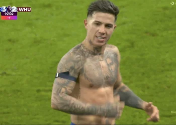 Челсі оформив епічний камбек з 0:2 і переміг Вест Хем у матчі з бійкою, Арсенал знищив Лідс, Евертон ледь не програв  — Футбол