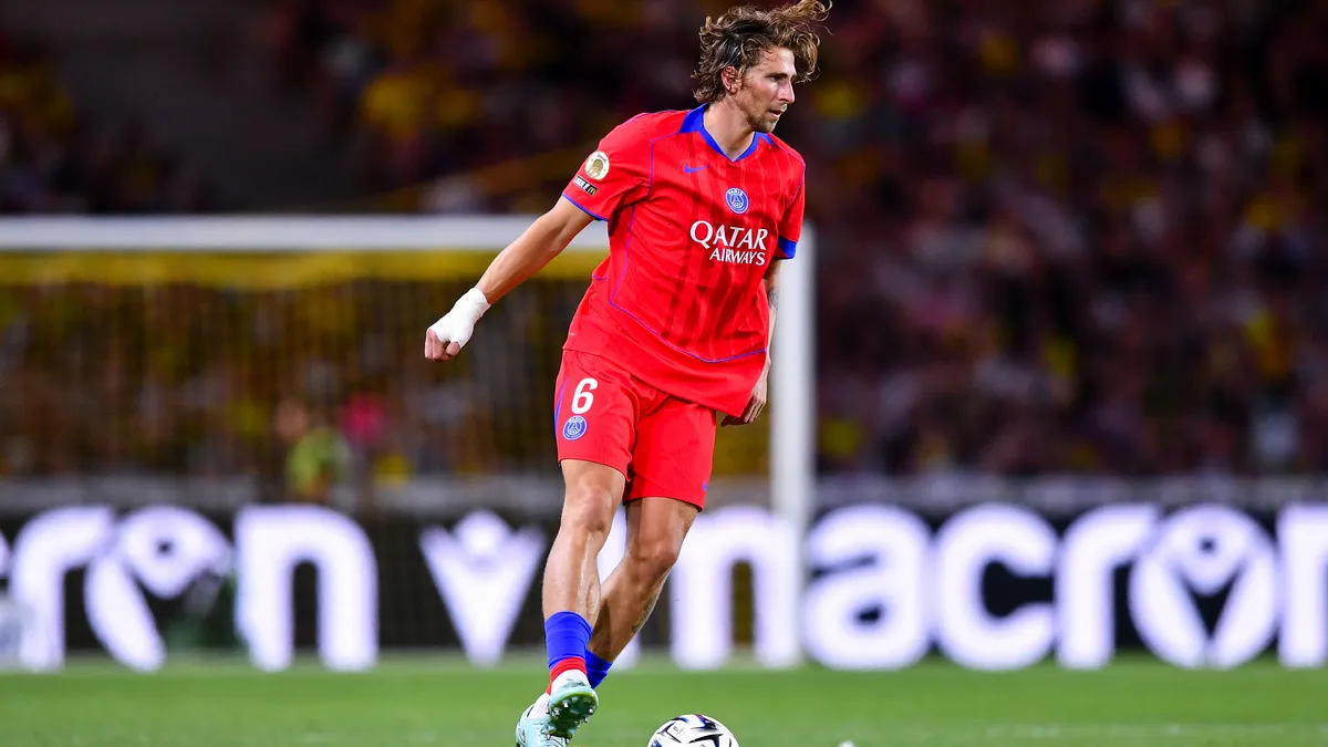 «Потрібно підняти голову»: Забарний емоційно відреагував на першу домашню поразку ПСЖ у сезоні 