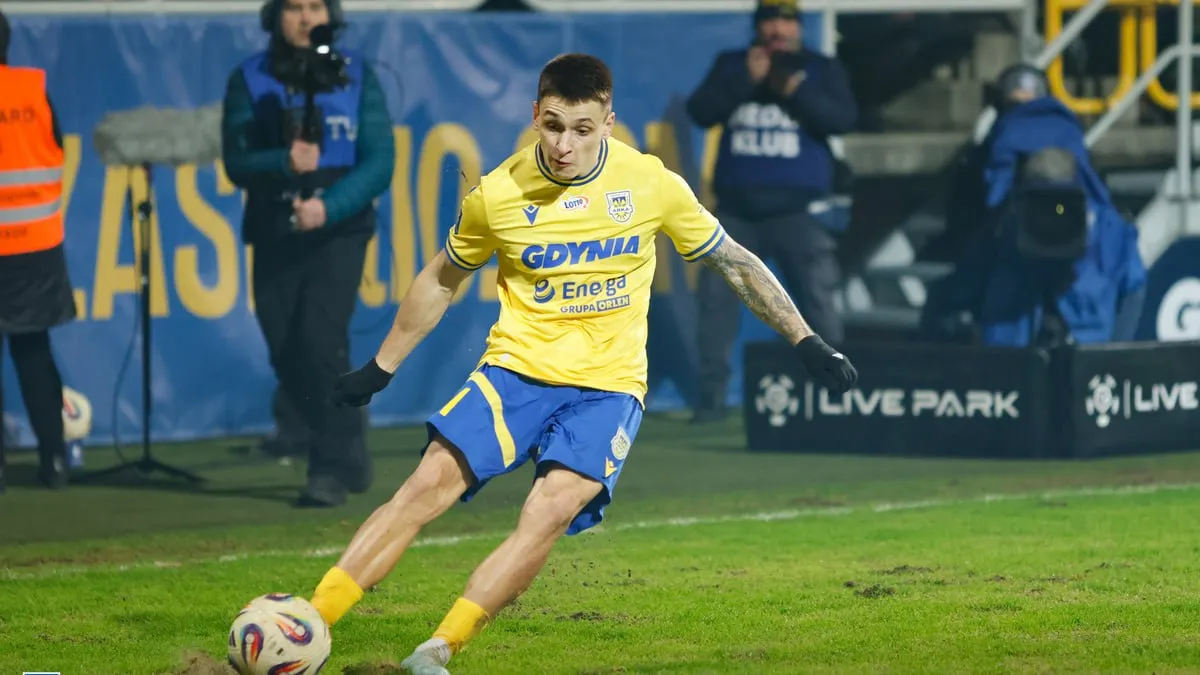 Русин відповів, де хоче провести наступний сезон: взимку форварда сватали до Карпат