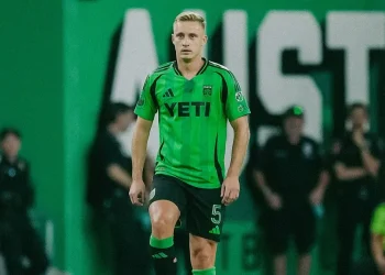 Сваток порівняв тривоги в Україні із загрозою блискавок у США: захисник пояснив причини зупинки матчів у МЛС — Футбол