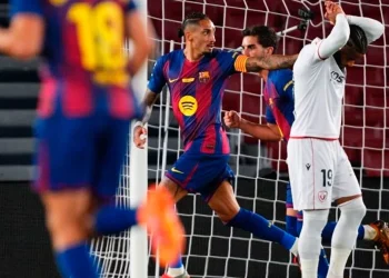 Дубль Рафіньї на очах Іньєсти приніс Барселоні тріумф над Осасуною, Атлетіко здолав Валенсію, Мальорка переграла Ельче  — Футбол