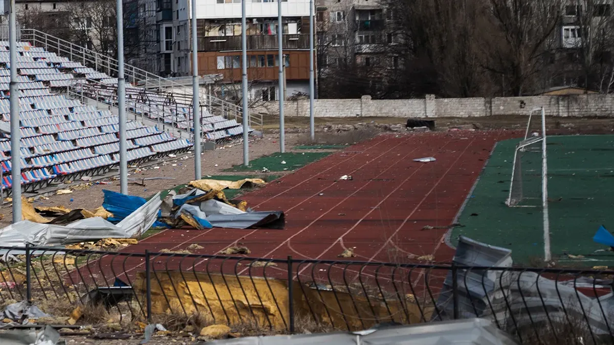 «Аби ворог не зробив те саме з іншими мирними містами‎»: військові показали стадіон «Авангард» на Донеччині