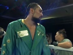 Теремоана брутально срубил Харпера за секунды до гонга: видео