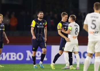 Калітвінцев є лідером серед діючих гравців за кількістю сезонів в Чемпіонаті України