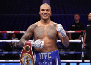 Карл Фроч спрогнозував нокаут у бою з Уордлі | Останні новини боксу