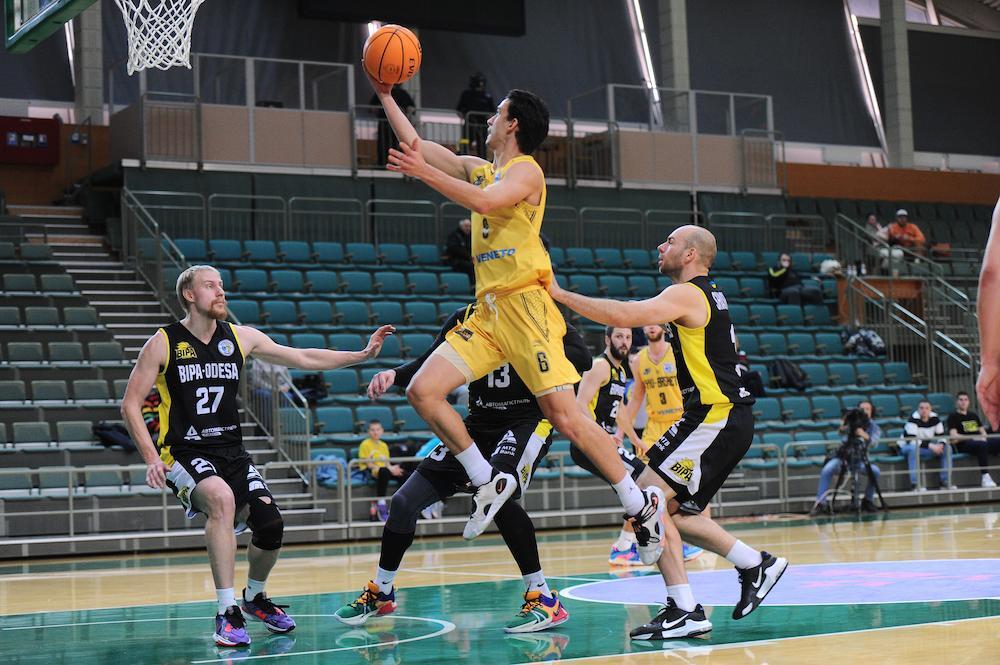 Київ-Баскет здолав БІПУ, завершивши бабл в Южному без поразок