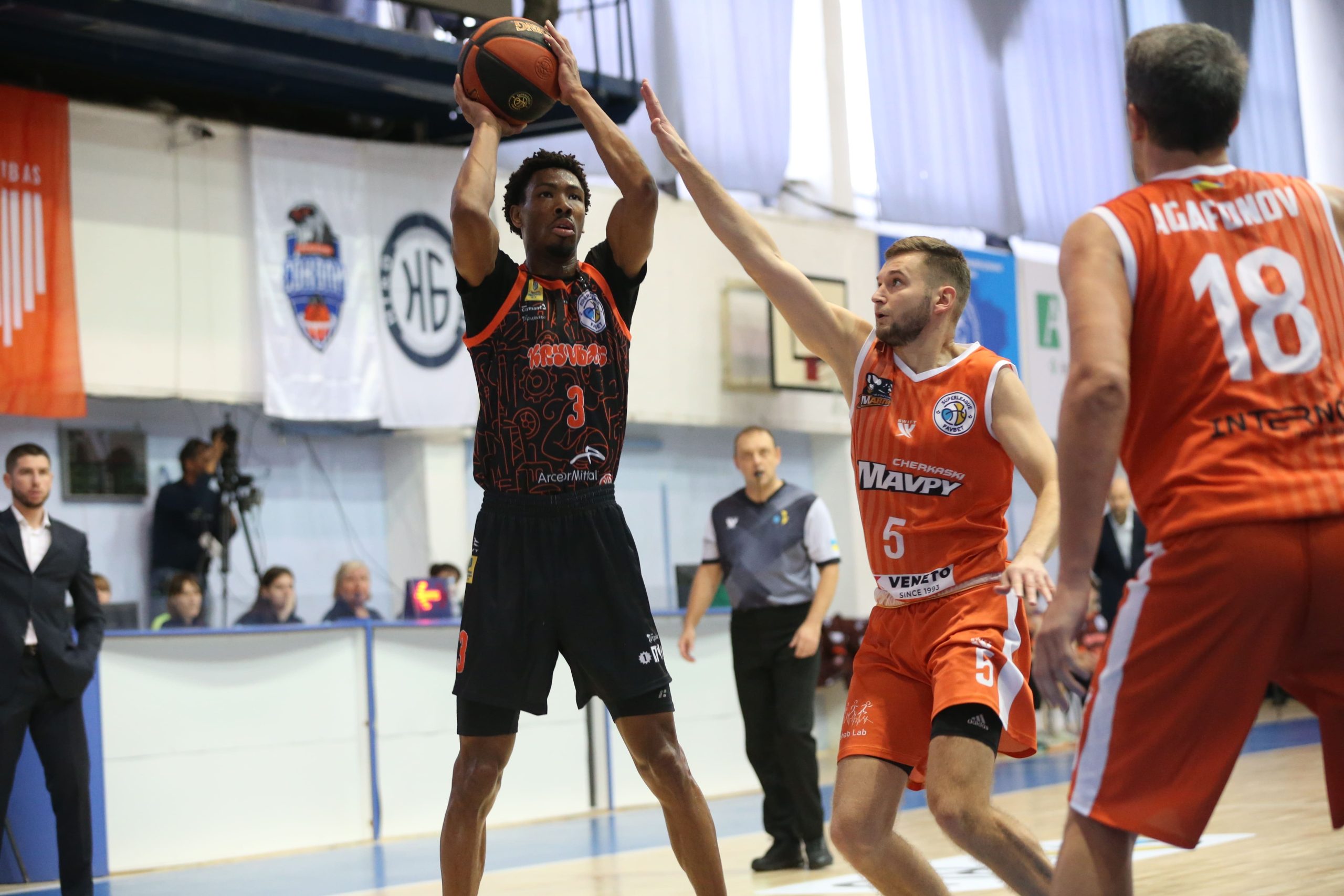 Кривбас програв Черкаським Мавпам: фотогалерея матчу — Федерація баскетболу України