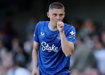 Миколенко може перебратися в Мілан – «россонері» хочуть зухвало пограбувати Евертон  — Футбол