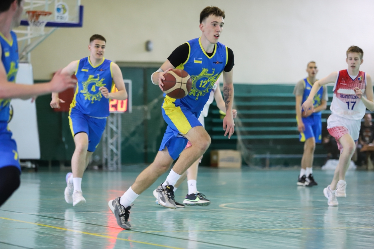 Молодіжна ліга в Пущі-Водиці: фотогалерея першого ігрового дня