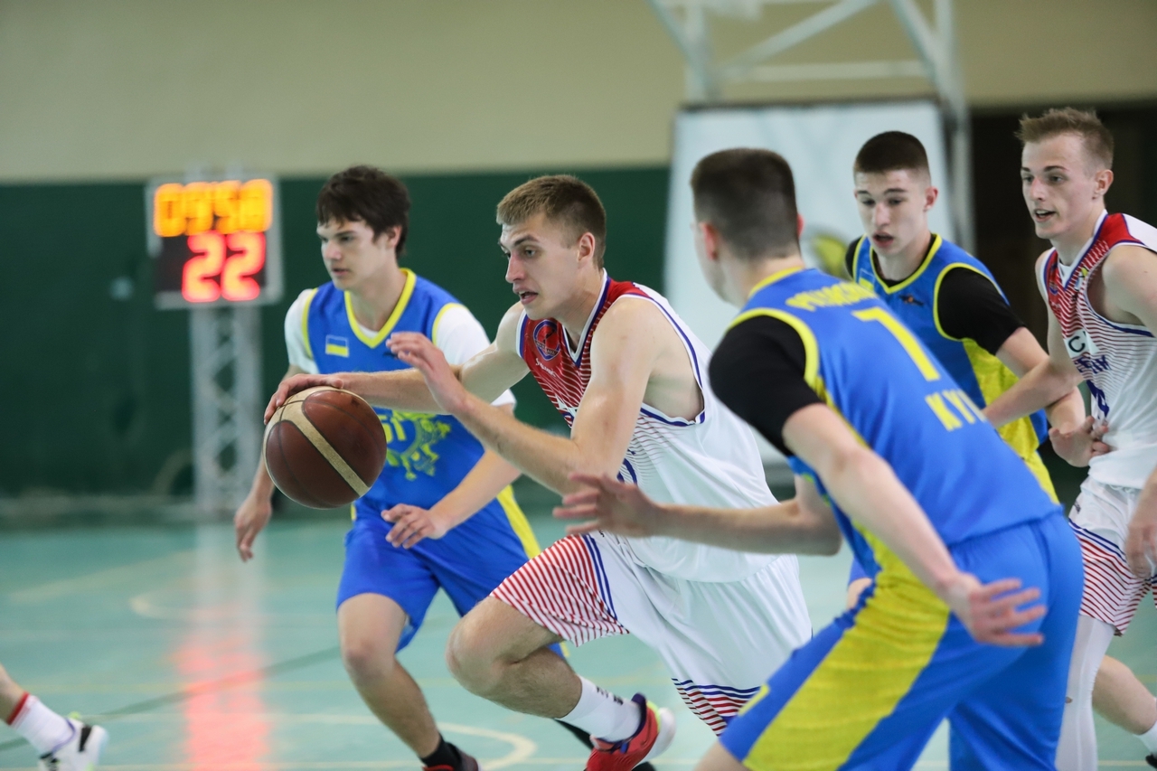 Молодіжна ліга: відеотрансляція матчів 11 травня