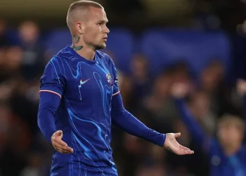 Мудрик хитрощами обійшов свій бан і вже грає – тепер українцю загрожує довічне відсторонення  — Футбол