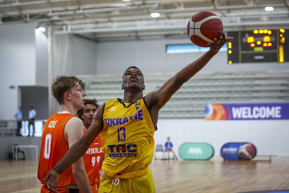 Новорічна анкета: Десмонд Йяму