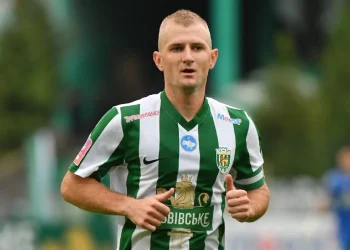 «При мені він таке собі б не дозволив»: Маркевич – про мовний скандал у Карпатах, «вибрик» Лупашка і нового капітана  — Футбол