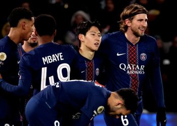 «ПСЖ» выиграл у аутсайдера и вернулся в лидеры французской Лиги 1