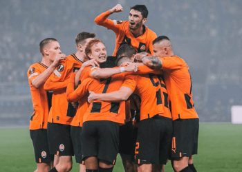 «Шахтер» разыграл голевую ничью с «АЗ», но вышел в ½ финала Лиги конференций