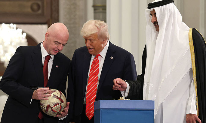 УЕФА и ФИФА поссорились из-за Дональда Трампа