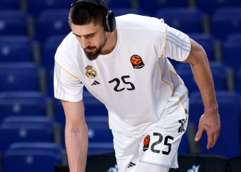 Українці за кордоном: Лень зіграв у переможному матчі Реала в Євролізі — Баскетбол