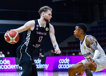 Українці за кордоном: Войналович набрав 9 очок в Азербайджані, Санон відіграв 26 хвилин в Польщі — Баскетбол